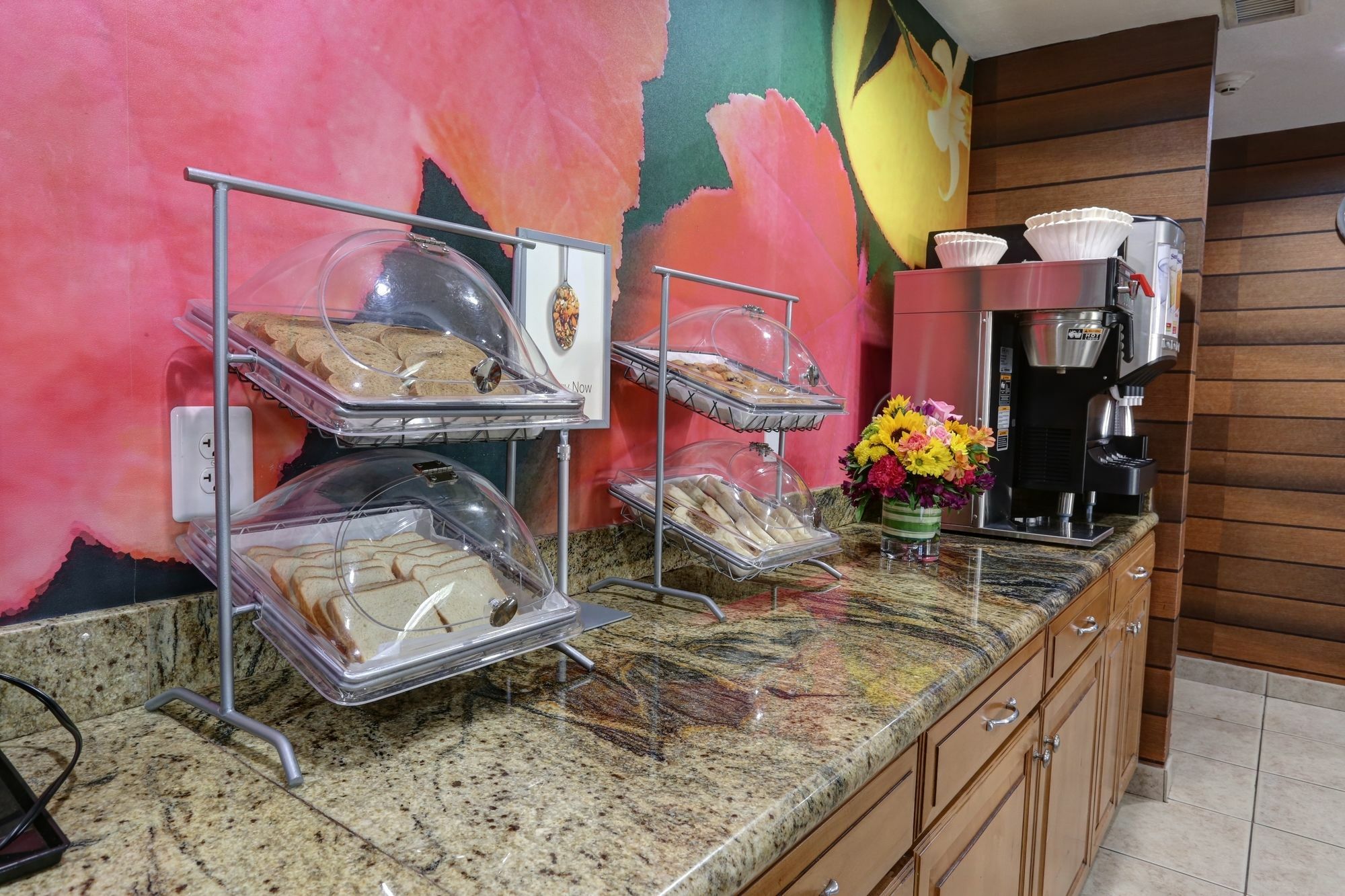 Greentree Inn And Suites Mesa / Phoenix Esterno foto